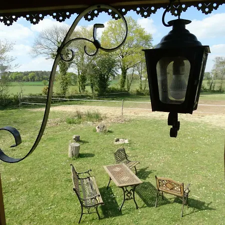 Roulotte Et Des Chevaux Treffléan